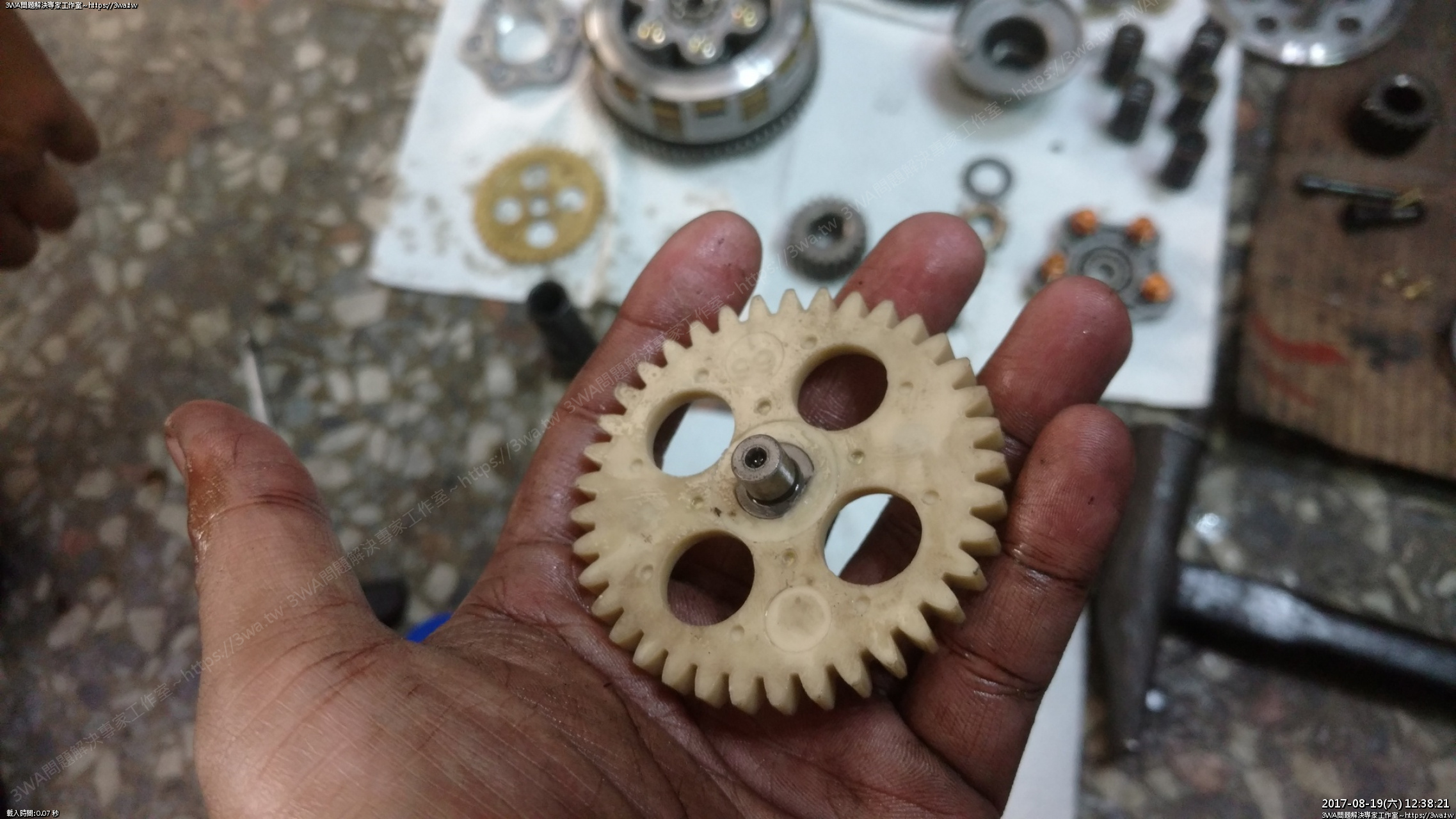 //59-126-75-42.hinet-ip.hinet.net/photo/small.php?w_size=1280&compassion=95&file_name=users/shadow/1503157335_16.jpg&rotate=90