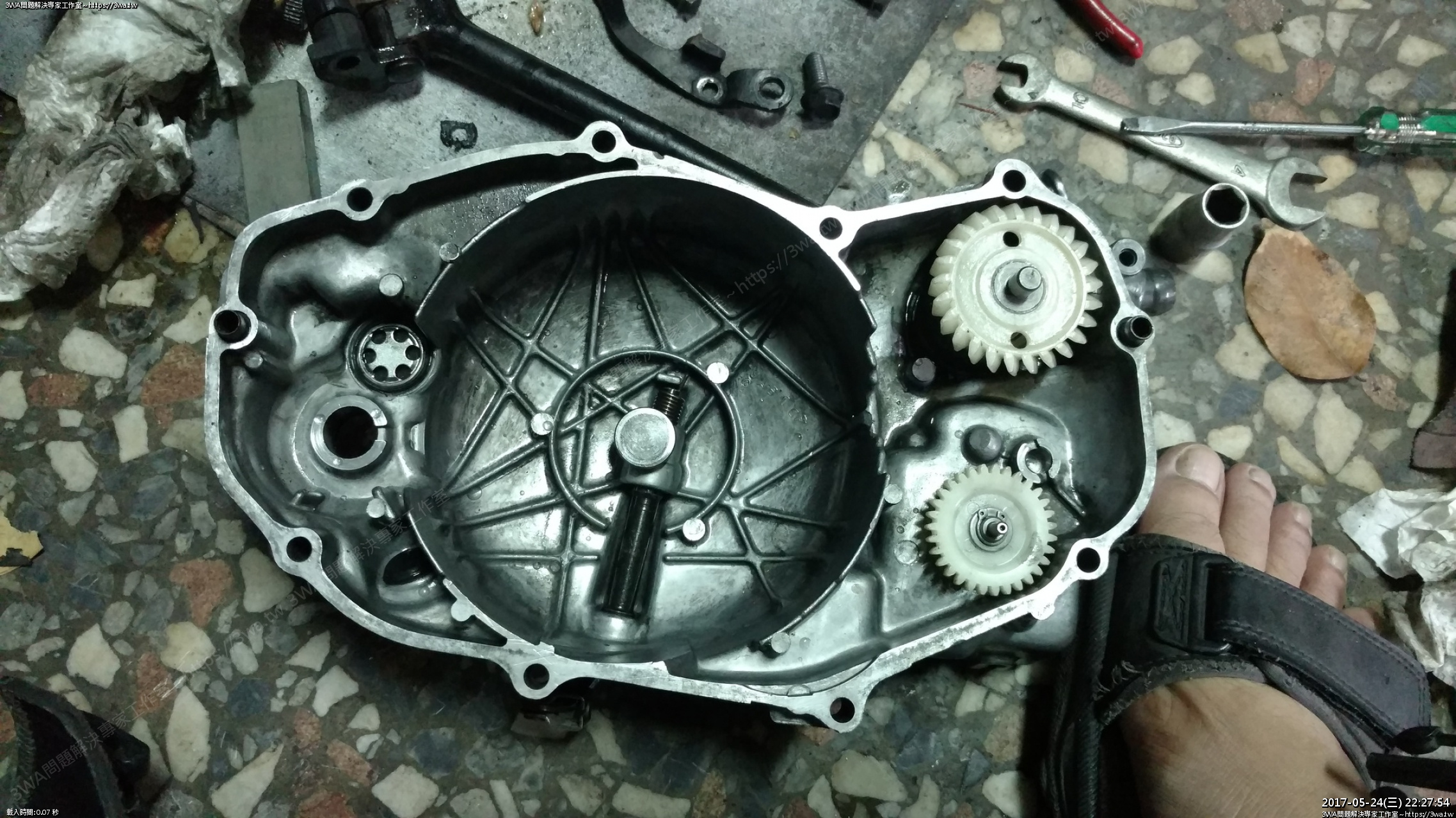 //59-126-75-42.hinet-ip.hinet.net/photo/small.php?w_size=1280&compassion=95&file_name=users/shadow/1507269273_50.jpg&rotate=90