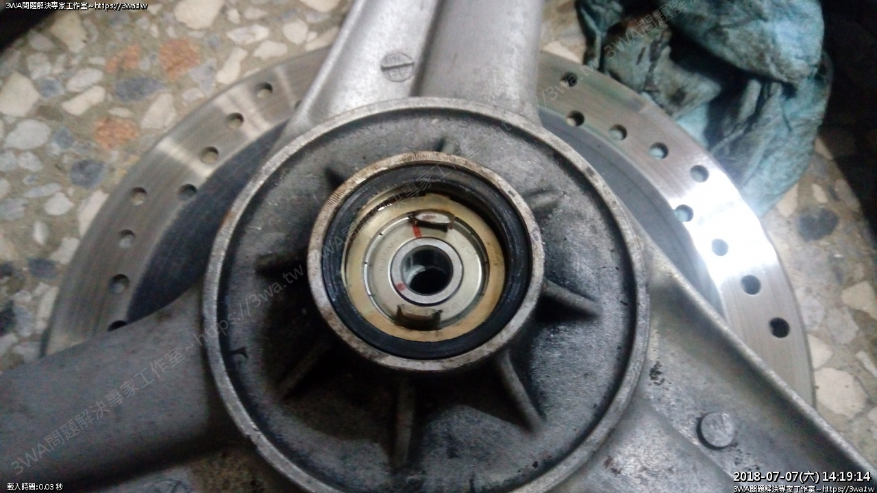 //59-126-75-42.hinet-ip.hinet.net/photo/small.php?w_size=1280&compassion=95&file_name=users/shadow/1530953119.jpg&rotate=180